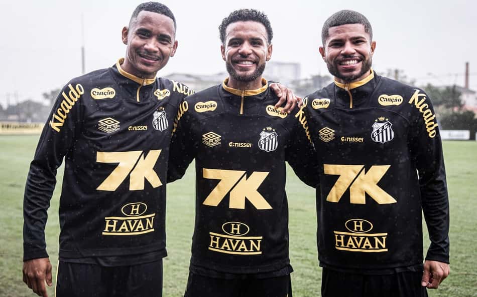 Jogadores do time de Fut7 de Neymar fazem intercâmbio no Santos