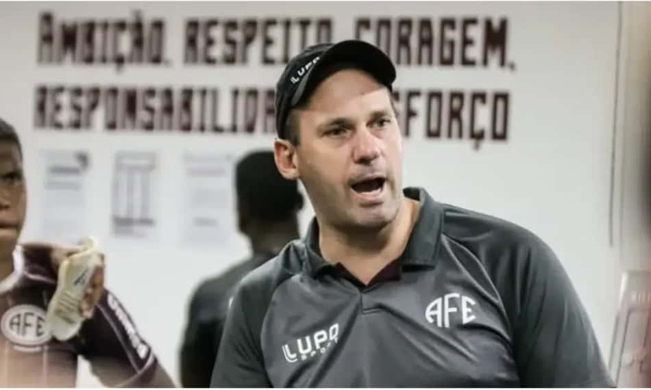 Leo Mendes é o novo treinador da Ferroviária. (Foto: Tiago Pavini/Ferroviária SA)