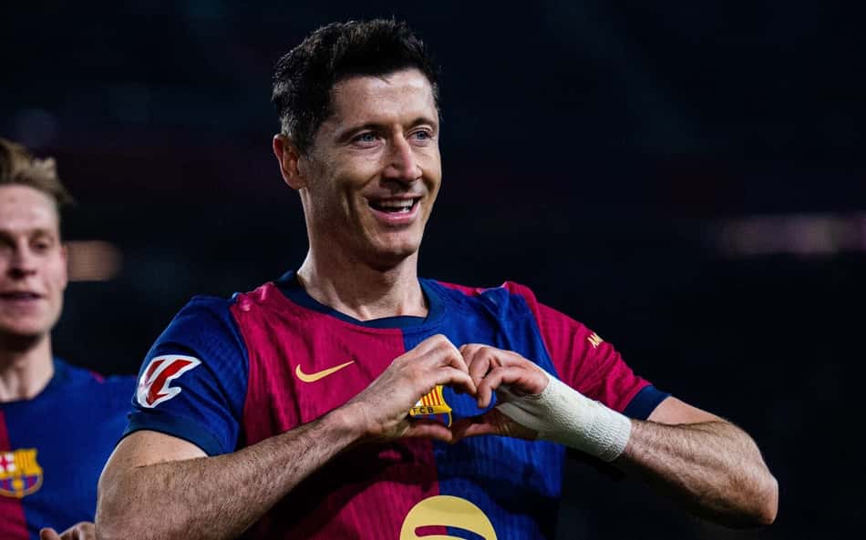 Lewandowski completa três anos de Barcelona; confira a trajetória do atacante no clube