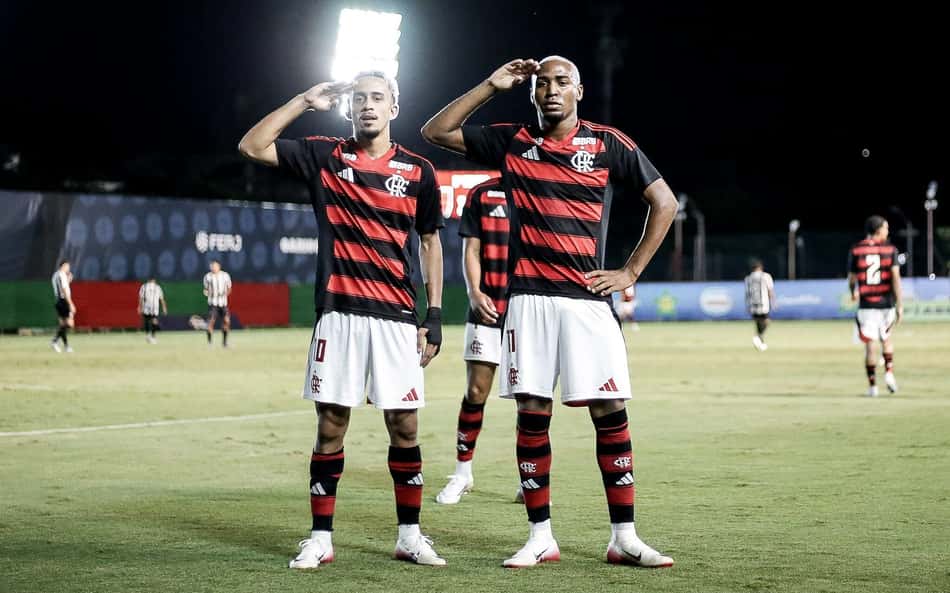 'Esquecidos' no Flamengo, Matheus Gonçalves e Lorran brilham no sub-20