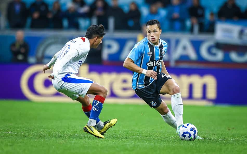 Marlon faz revelação sobre o amigo Róger Guedes, alvo do Grêmio