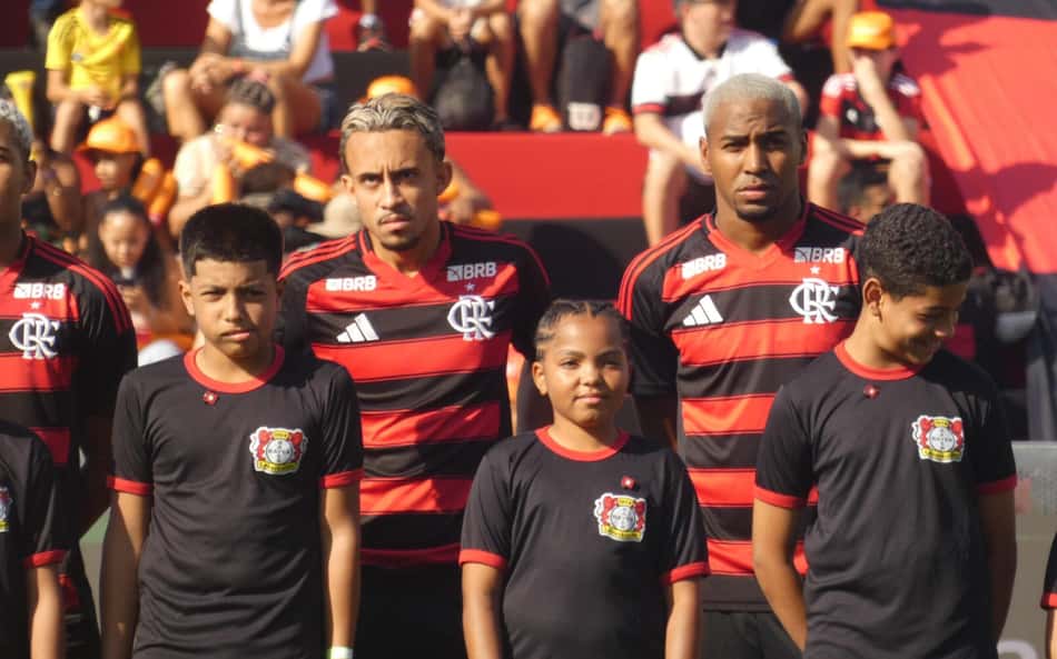 Comentarista faz alerta ao Flamengo sobre jogadores da base: 'Não dá para abrir mão'