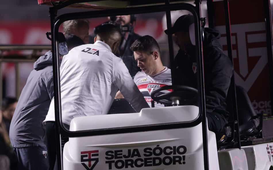 Oscar é levado ao hospital, e São Paulo atualiza condição física