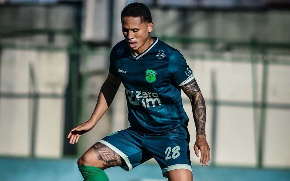 Com sondagens do Brasil e da Ásia, destaque do Floresta pode deixar o clube