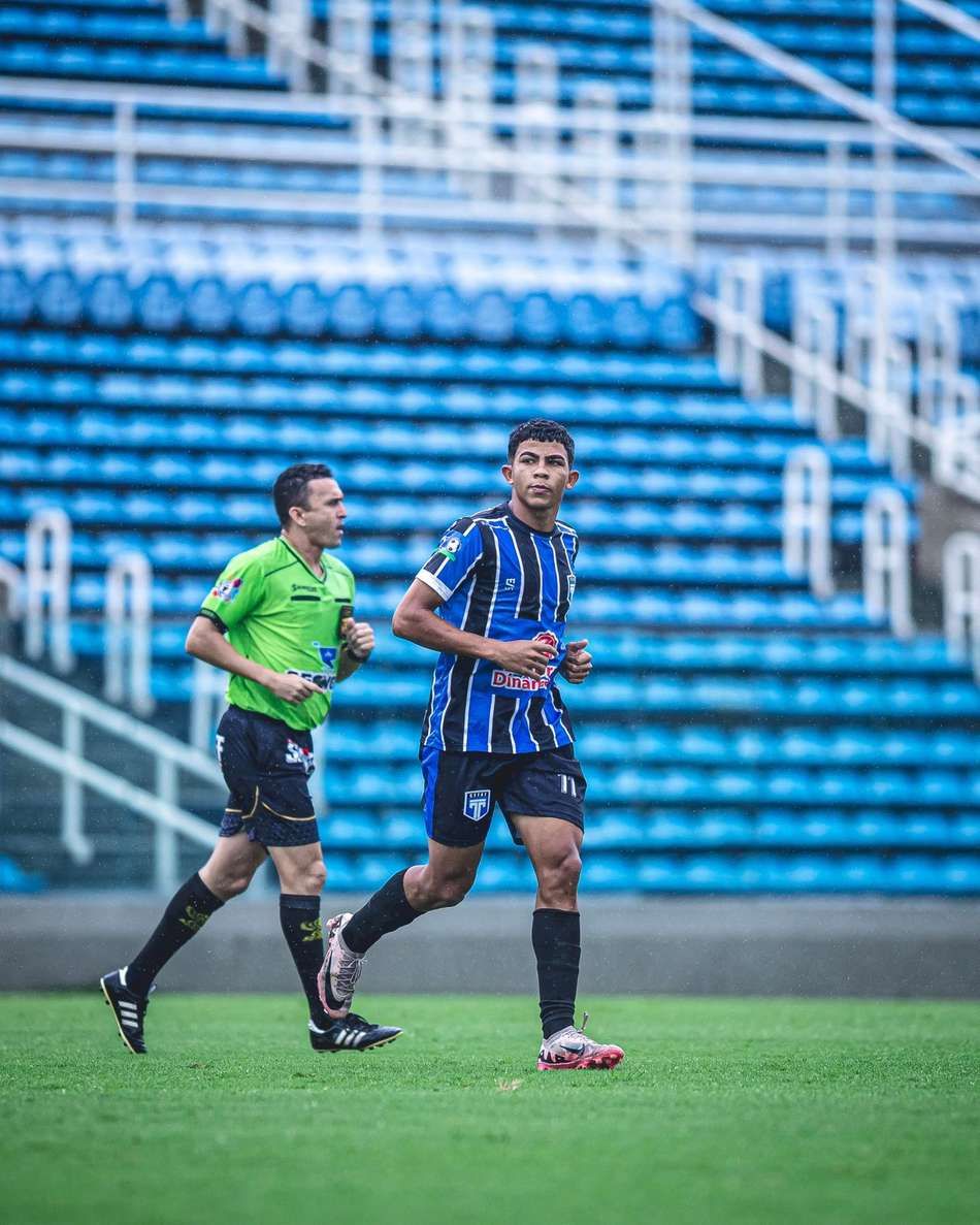 Paulinho, atacante de 19 anos do Tirol (Foto: Baggio Rodrigues)