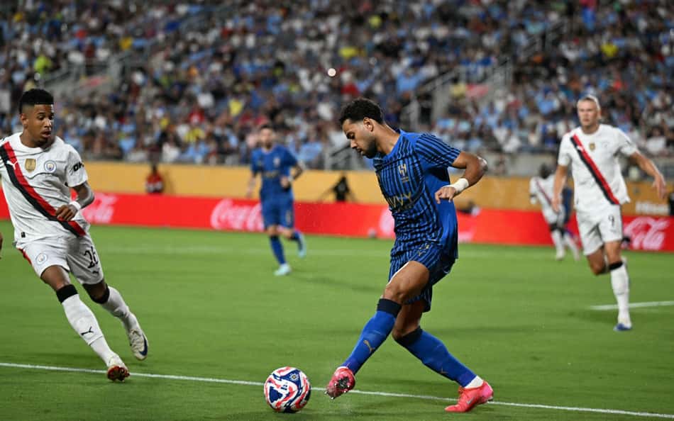 Lateral do Al-Hilal enaltece partida do Fluminense no Mundial