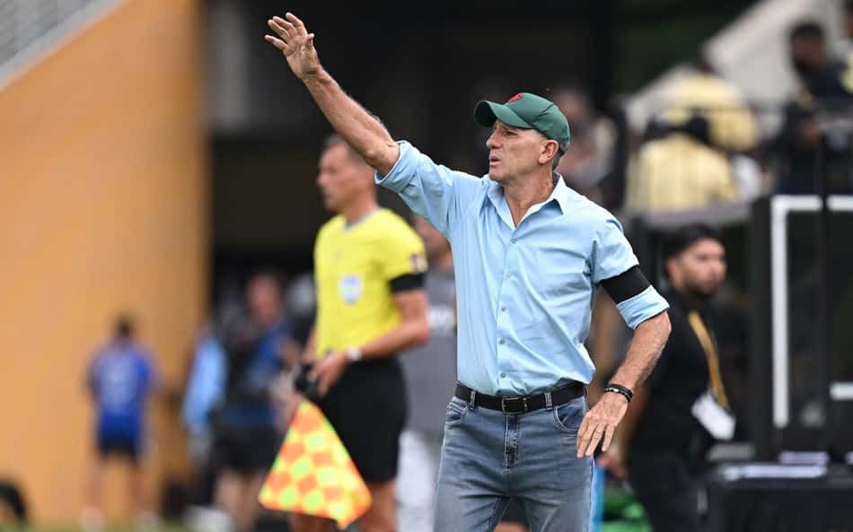 Renato Gaúcho exalta união e força do Fluminense no Mundial: 'Queremos mais'