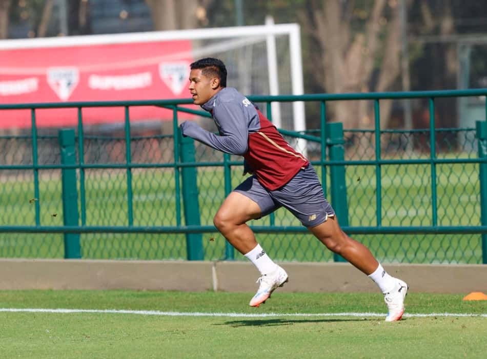 Ryan Francisco treinando