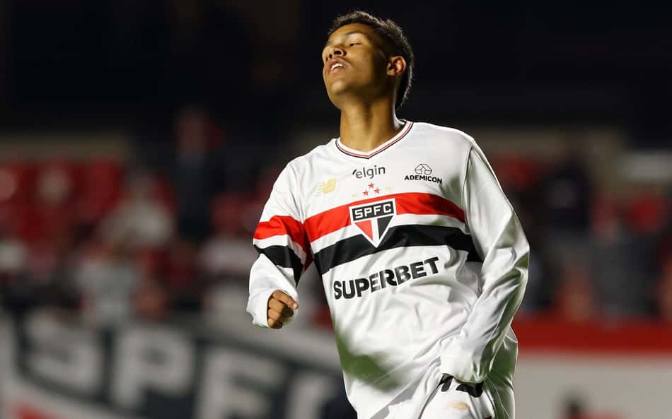 Ryan Francisco passa por cirurgia no joelho e dá início ao processo de recuperação no São Paulo