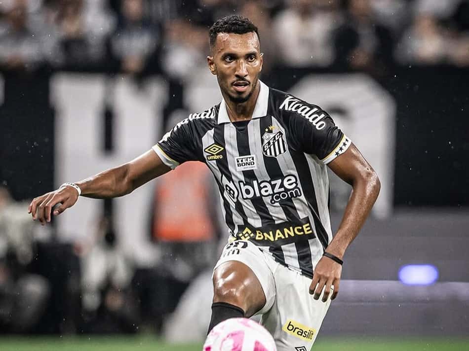Lucas Braga com a camisa do Santos (Foto: redes sociais)