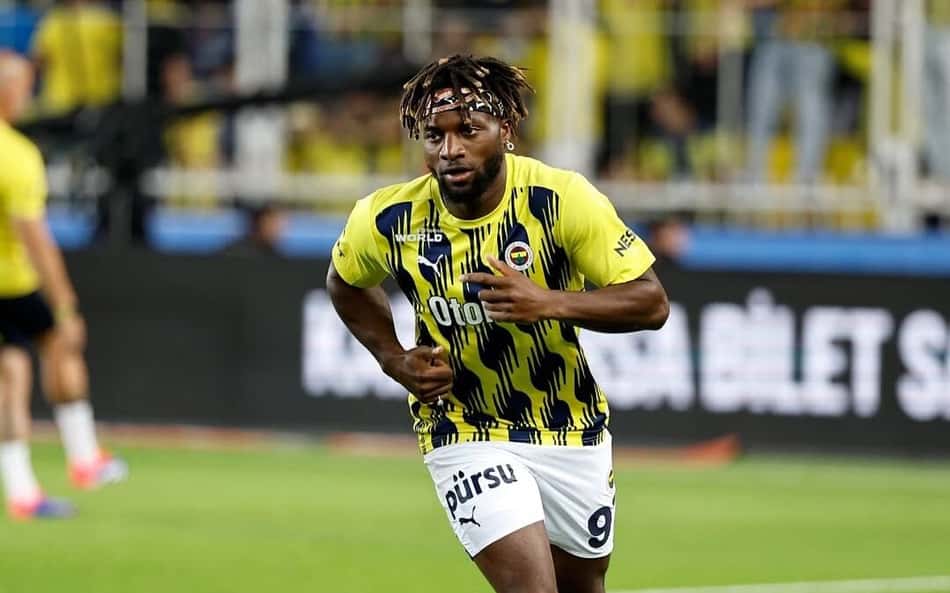 Atacante francês acusa Fenerbahçe de tentar dopá-lo na última temporada