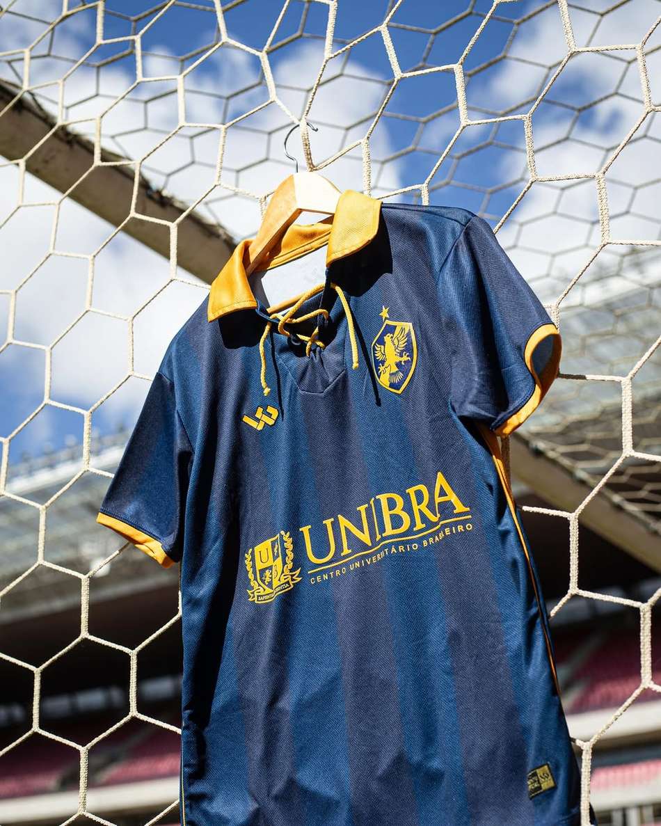 Uniforme do Retrô (Foto: redes sociais)
