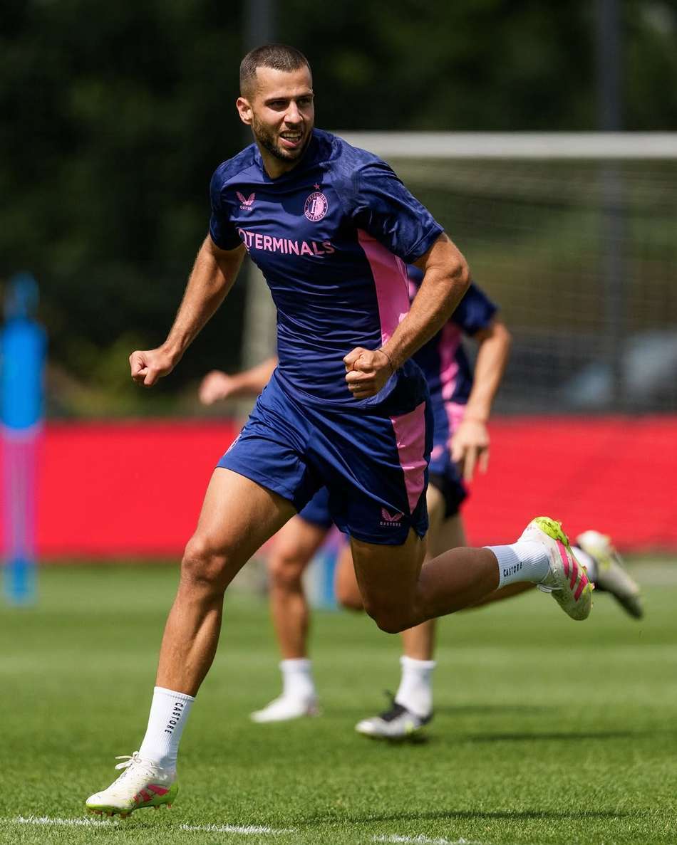 Hancko em treino do Feyenoord, da Holanda (Foto: Reprodução/Hancko)