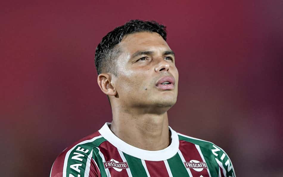 Thiago Silva lamenta saída de Arias e vê erro da arbitragem em derrota do Fluminense