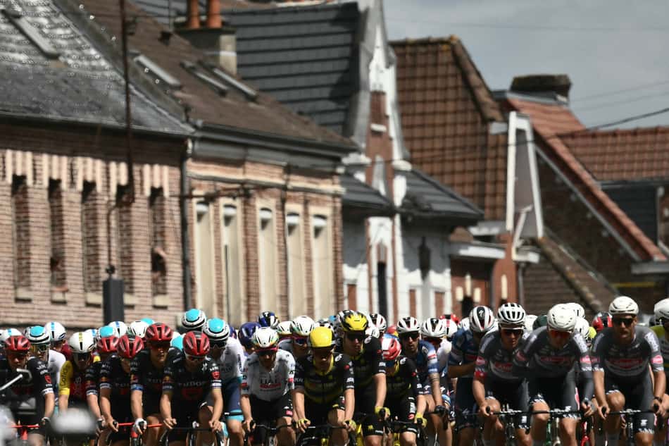 Tour de France chega à 112ª edição viajando pelas cidades