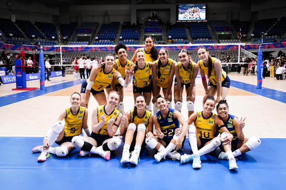 Imagens da vitória da Seleção feminina de vôlei sobre a França