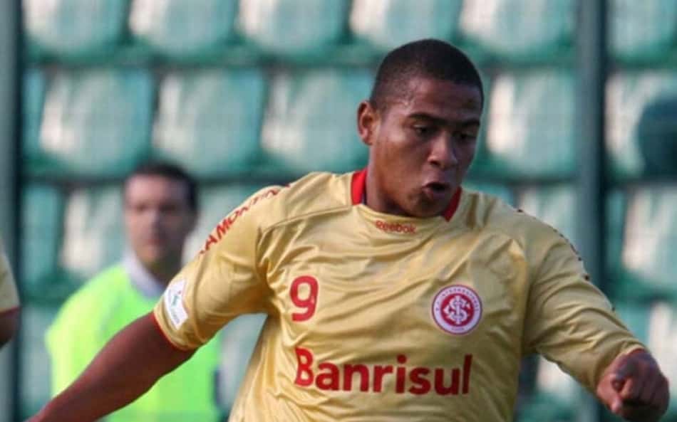 Atacante Walter cobra "dívida" do Internacional; entenda