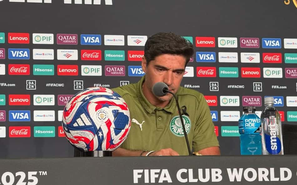 Abel compartilha reflexão com elenco do Palmeiras e menciona Diogo Jota