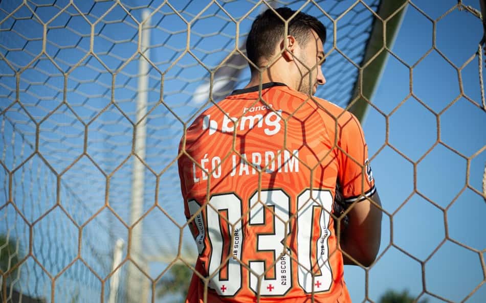 Vasco anuncia renovação de Léo Jardim até 2030