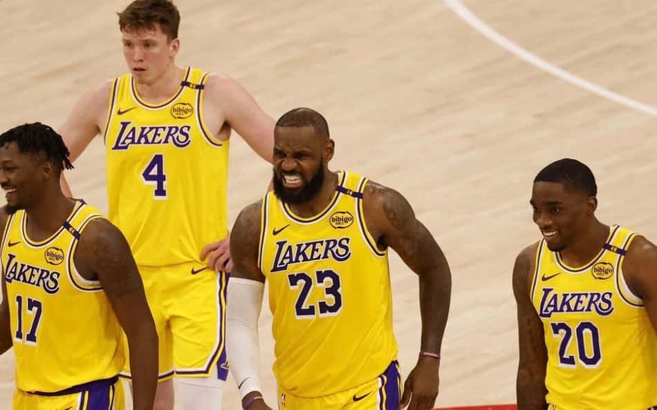 Lakers dispensam dois jogadores do elenco para trazer Marcus Smart