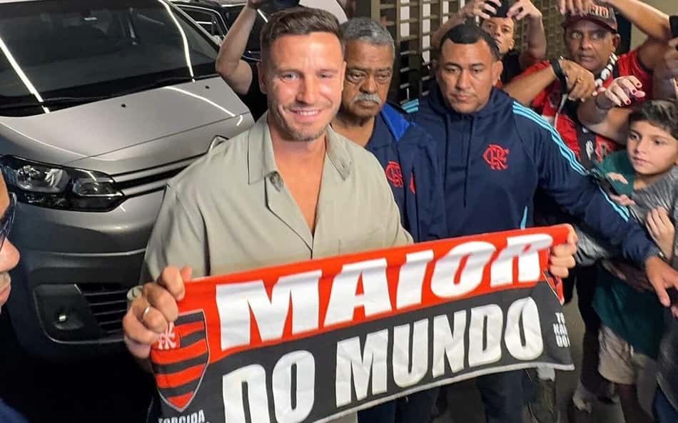 Saúl Ñíguez chega ao Rio de Janeiro para reforçar o Flamengo