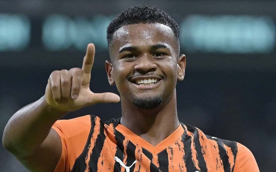 Ex-Atlético brilha de novo e é eleito melhor em campo em vitória do Shakhtar na Europa League
