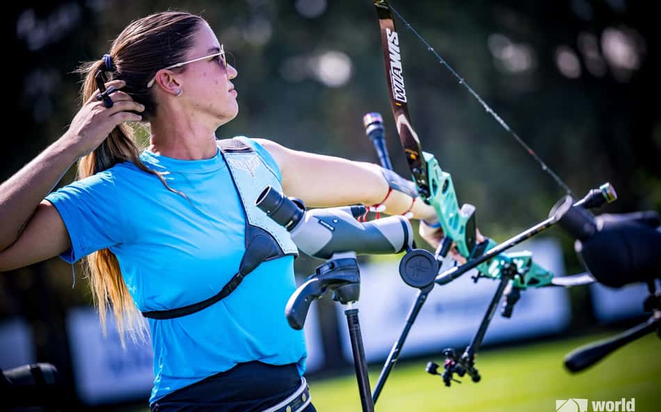Aos 22 anos, brasileira se consolida no tiro com arco e disputa Mundial