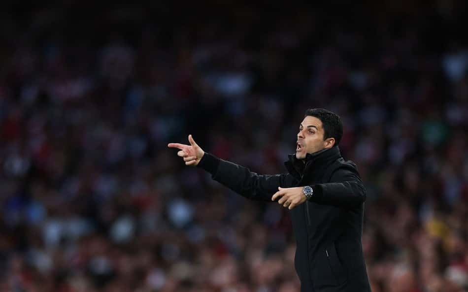 Mikel Arteta em Arsenal x PSG (Adrian Dennis / AFP)