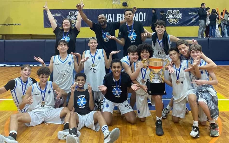 Estrelas do basquete do Corinthians apoiam projeto social em Diadema