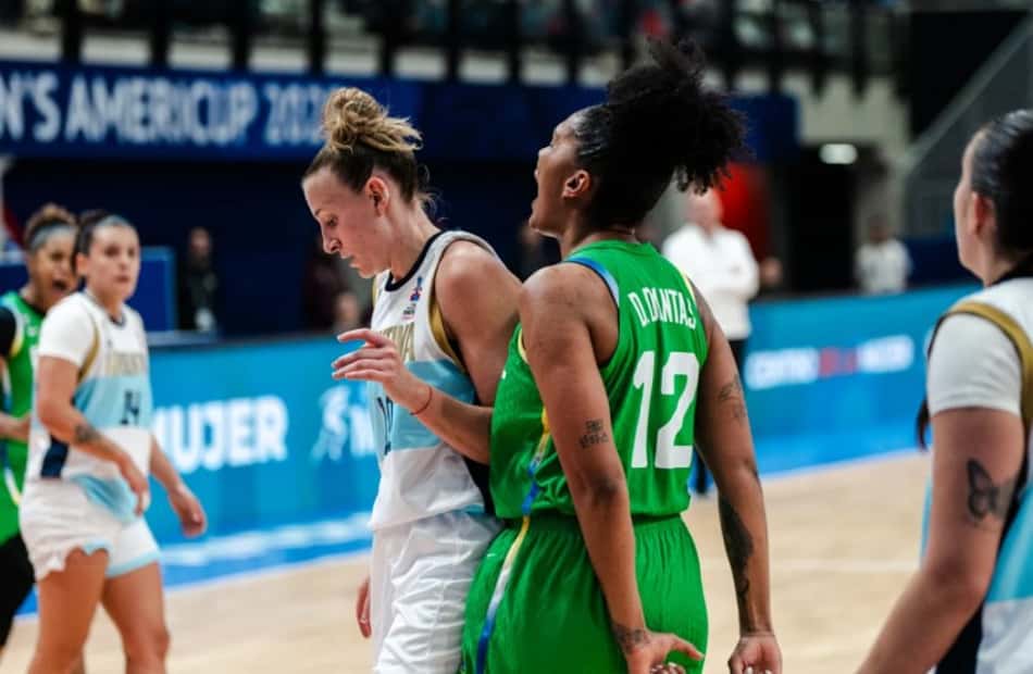 Brasil estreou na competição com vitória sobre a Argentina