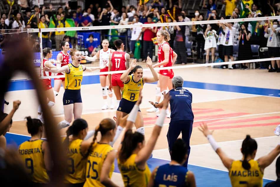 Brasil vence Pôlonia e fica em 2° lugar na VNL feminina; veja fotos