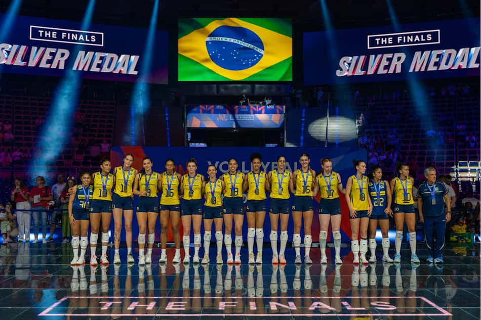 Seleção feminina de vôlei conquista prata na VNL feminina (Foto: Volleyball World)