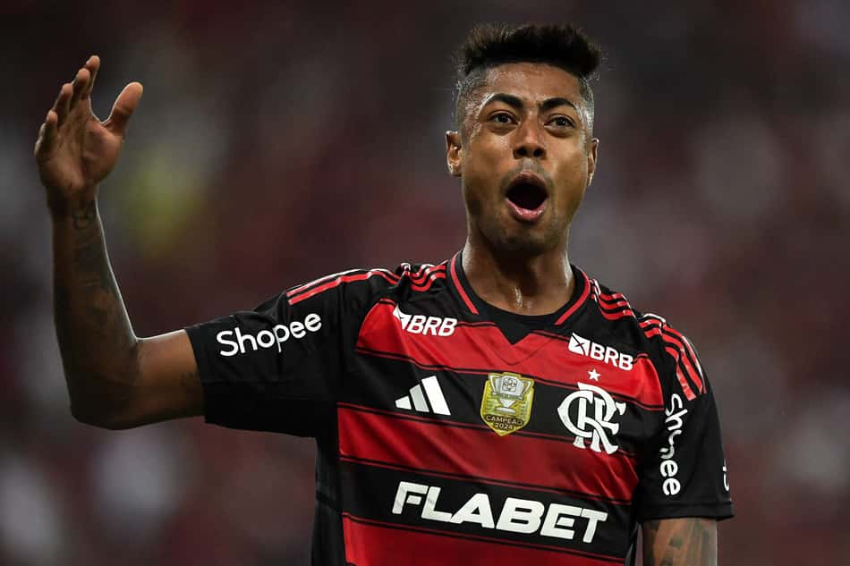 Bruno Henrique comemora gol pelo Flamengo