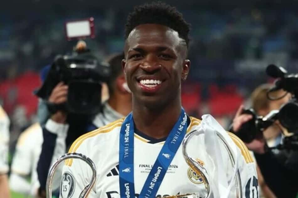 cropped-vini-jr-champions-league-taca.jpg