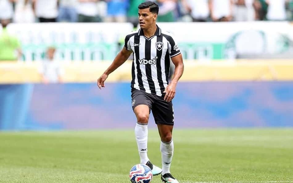 Danilo Barbosa não viaja com o Botafogo e tem saída encaminhada