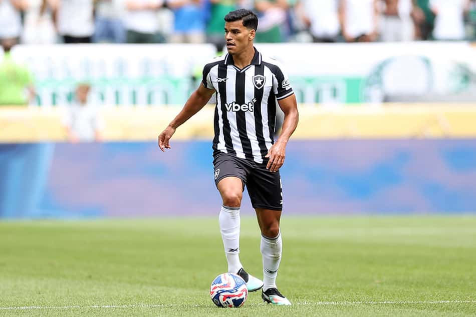 Danilo Barbosa é um pedido do técnico Renato Paiva (Foto: Vítor Silva/Botafogo)