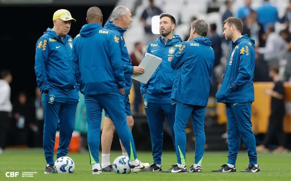 Após chegada de analista, Seleção só terá mudança na comissão para a Copa do Mundo