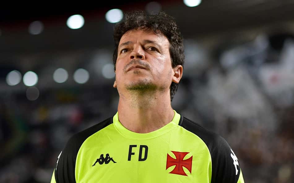 Diniz, técnico do Vasco, durante partida contra o Bragantino em São Januário