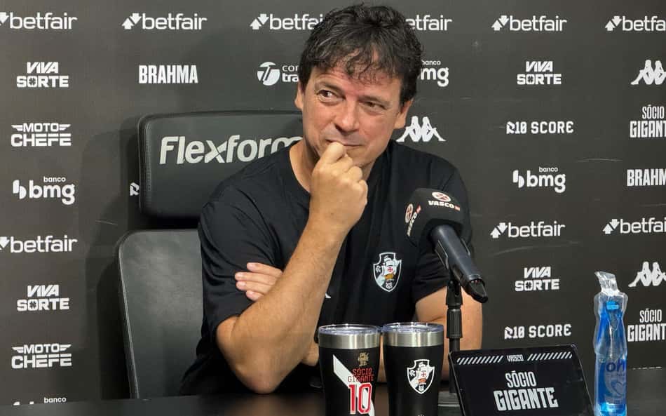 Diniz comenta protestos do Vasco e evita apontar culpados em empate: 'Assimilar as vaias'