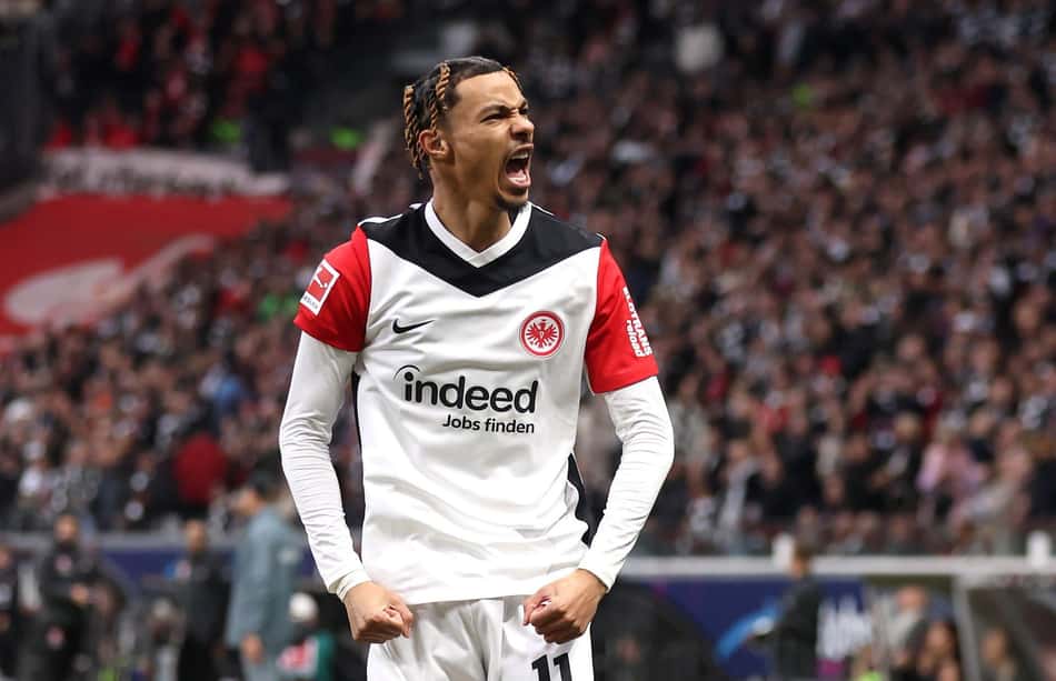 Alvo do Liverpool, Ekitike comemora gol pelo Frankfurt (Foto: Reprodução/Eintratch Frankfurt)