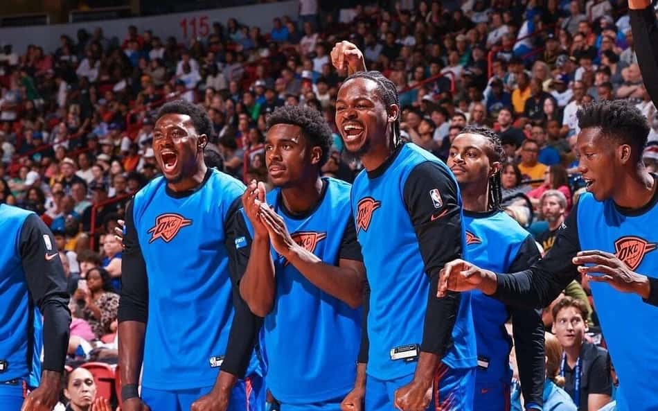 Jogador do Thunder se confunde e faz cesta 'contra' na NBA Summer League