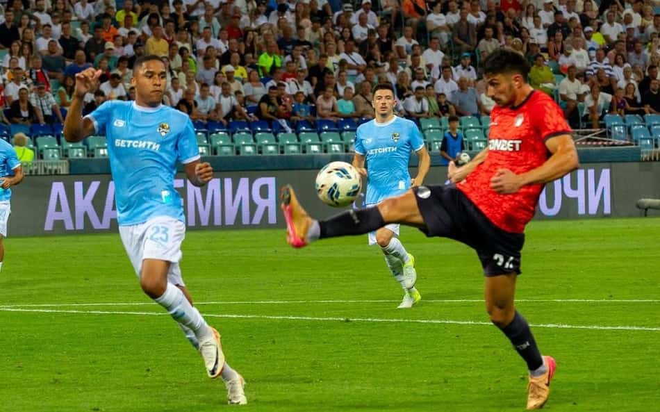 Ex-Espanha detona time após goleada: 'Vou doar metade do meu salário'