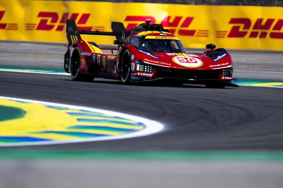 Ferrari #50 sofreu com danos na terceira hora em São Paulo (Foto: Fabrizio Boldoni / DPPI)