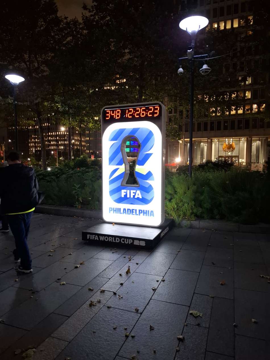Totem na Filadélfia, uma das sedes do Mundial de Clubes, faz contagem regressiva para a Copa
