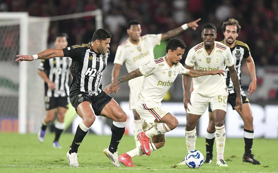 Atitude de jogador em Flamengo x Atlético-MG repercute: 'Tirando onda'