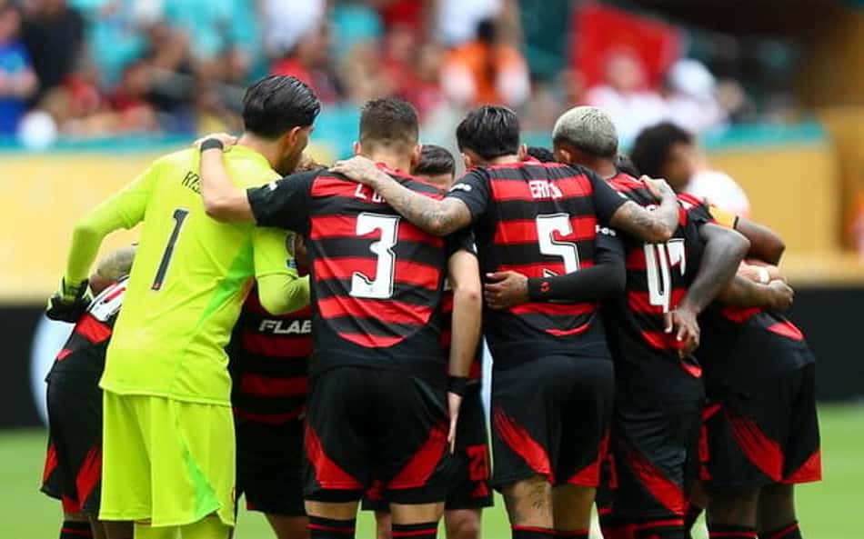 Flamengo perde titular no início do duelo com o São Paulo