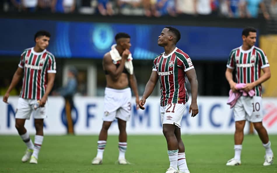 Botafogo usa número curioso para tirar sarro do Fluminense após eliminação