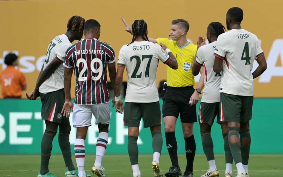 Pênalti? Jornalistas analisam polêmica em Fluminense x Chelsea no Mundial