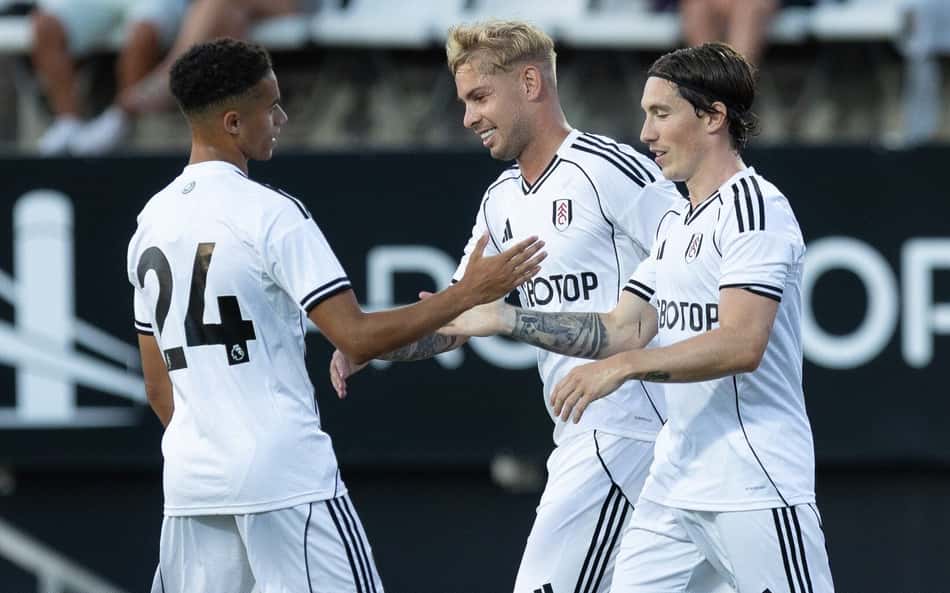 Em estreia de dupla ex-Botafogo, ex-Flamengo brilha em Nottingham Forest x Fulham