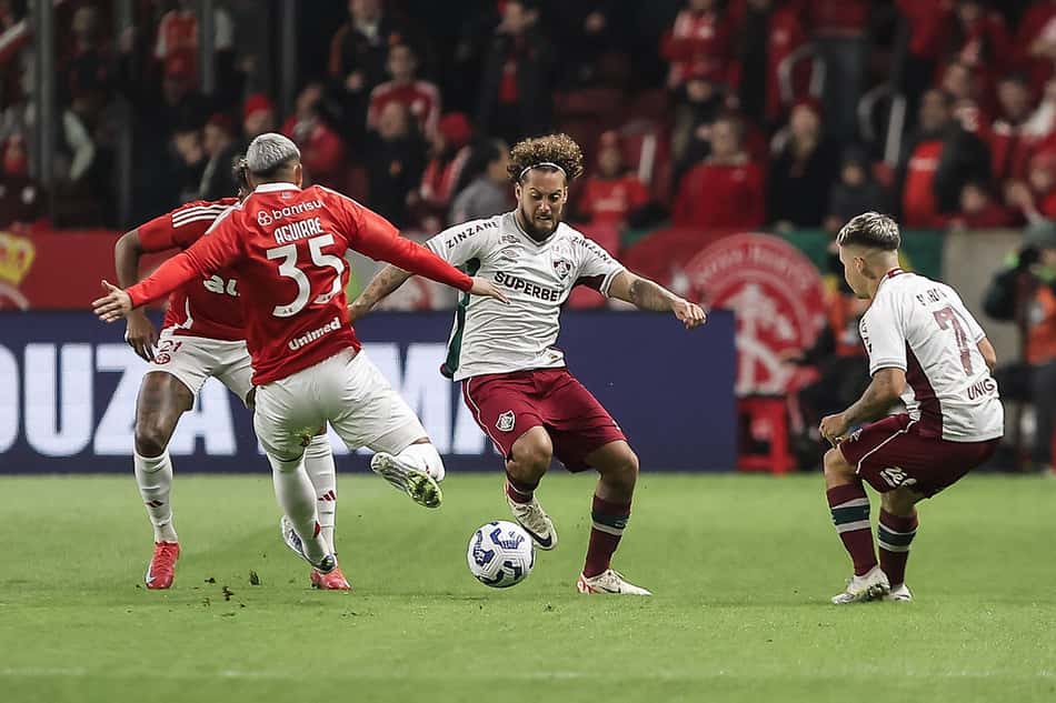 guga x aguirre em fluminense x internacional (Foto: Lucas Merçon / Fluminense)